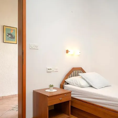 Apartment Nela Kalina Jelsa (Hvar)