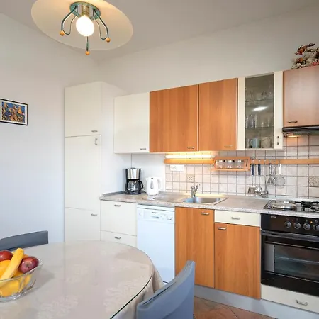 Nela Kalina Jelsa (Hvar)